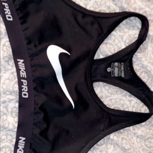 Nike pro sports bra